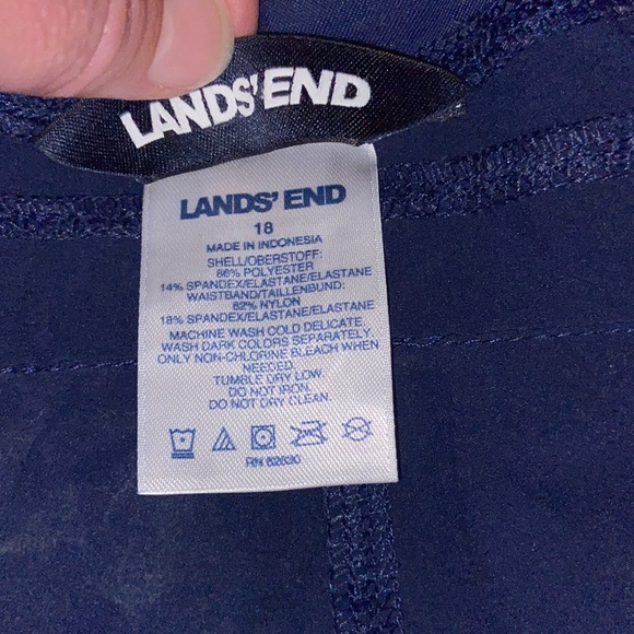Lands’ End blue swimming shorts size 18 w/ pockets - Picture 2 of 4